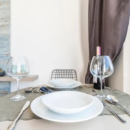 Seafront Flat With Breathtaking Sea View In 아파트